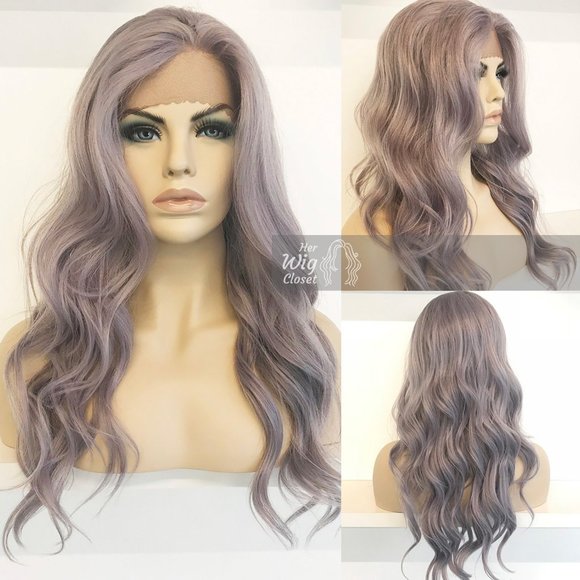 22" Silver Lace Front Wavy Wig | Kardashian - Picture 3 of 7